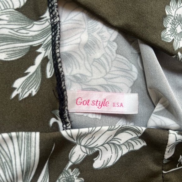 got style usa Women's Spand Long Solid Rayon Foldover Maxi Skirt - Picture 2 of 2